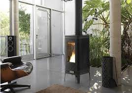 Купить Печь-камин Invicta Iwaki on base в интерьере чугунная в Бобруйске в Бобруйске