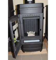 Печь-камин чугунный Invicta Remilly в интерьере Амазонка бай фото в Бобруйске