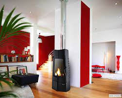 Печь-камин чугунный Invicta Chamane 14 в интерьере Амазонка бай фото в Бобруйске