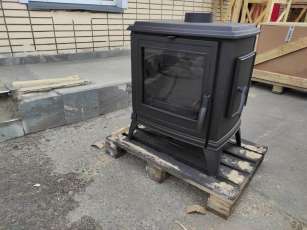 Купить чугунный Печь-камин EVEREST S13 в Бобруйске фото в интерьере в Бобруйске