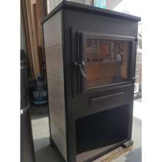 Стальной печь-камин в интерьере ЭТНА (Панорама) с плитой и ТО Амазонка бай фото в Бобруйске