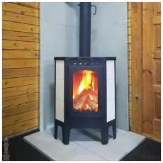 Стальной камин Бавария угловая Амазонка бай фото в интерьере в Бобруйске