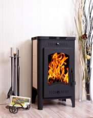 Стальной камин со стеклом Бавария Оптима с плитой фото в интерьере в Бобруйске