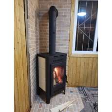 Недорогой камин со стеклом Бавария Оптима с плитой фото в интерьере в Бобруйске