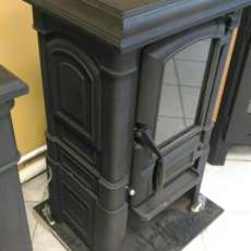 Печь-камин чугунный FireWay Bruno в интерьере чёрный Амазонка бай фото в Бобруйске