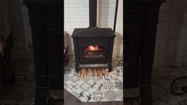 Печь-камин чугунный FireWay Gunter в интерьере чёрный Амазонка бай фото в Бобруйске