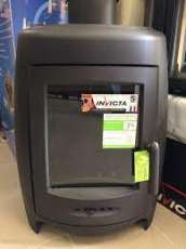 Печь-камин чугунный Invicta La Borne 2 в интерьере Амазонка бай фото в Бобруйске