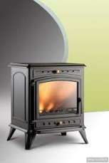 Печь-камин чугунный Invicta Altea в интерьере Амазонка бай фото в Бобруйске