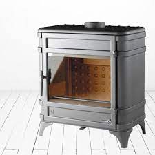 Печь-камин чугунный Invicta Siam в интерьере Амазонка бай фото в Бобруйске