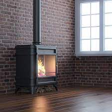 Печь-камин Invicta Siam в интерьере Амазонка бай фото в Бобруйске