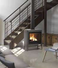 Печь-камин чугунный Invicta Kazan в интерьере Амазонка бай фото в Бобруйске