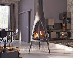 Печь-камин чугунный Invicta Pow-Wow в интерьере Амазонка бай фото в Бобруйске