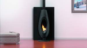 Печь-камин чугунный Invicta OVATIO в интерьере Амазонка бай фото в Бобруйске